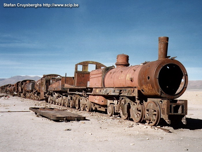 Uyuni - Locomotive There used to be a railroad, nowadays you will find a lot of old rusty locomotives on the edge of Uyuni. Stefan Cruysberghs